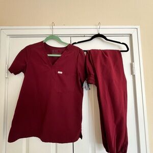 Figs Burgundy Scrub Set